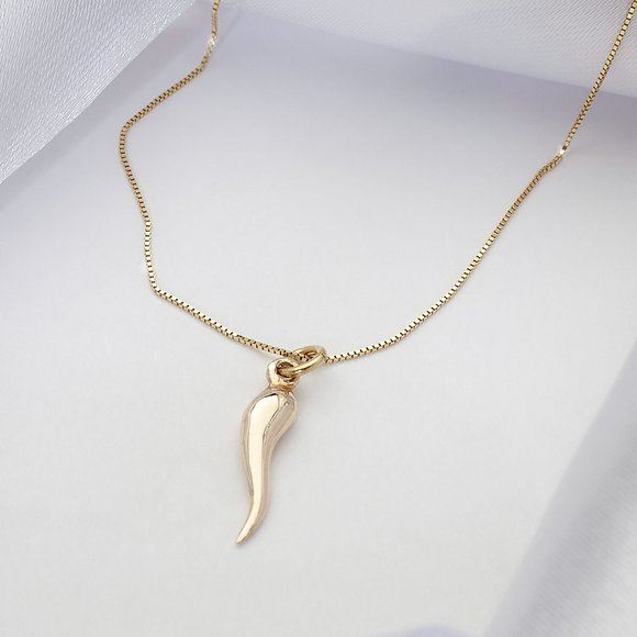 10K Gold Horn Cornicello Pendant, Real Gold Chili Good Luck & Protection Charm - Picture 3 of 3